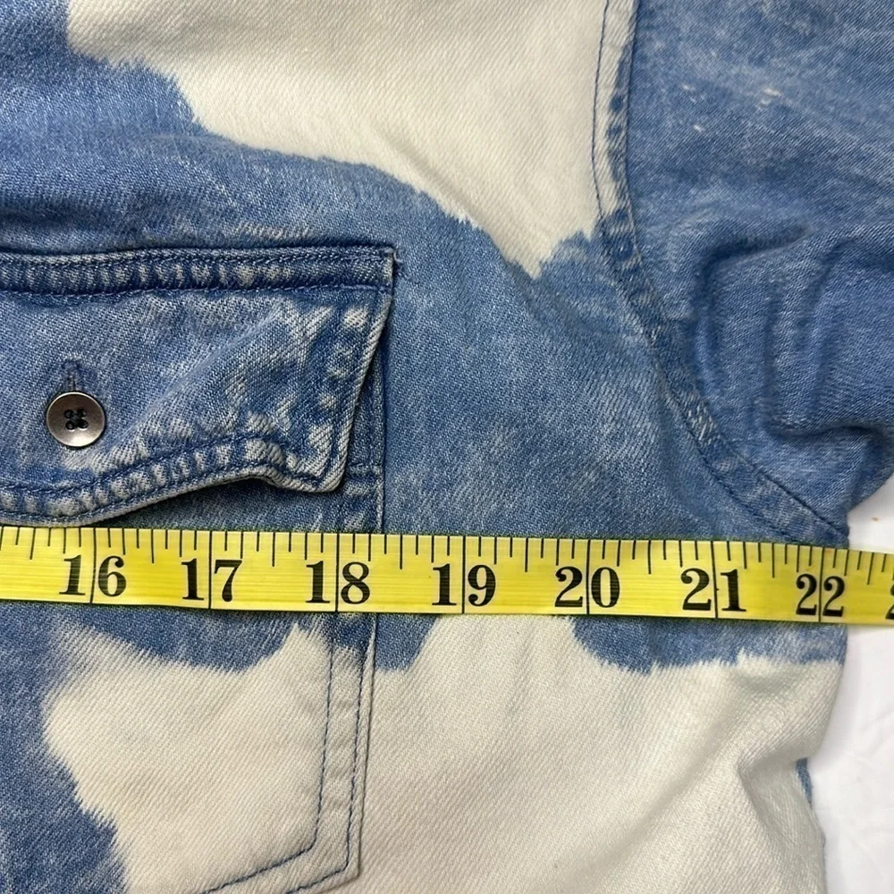 American Eagle Women’s Shacket Denim Bleached Cropped Hooded Cotton Sz Medium - Picture 5 of 6